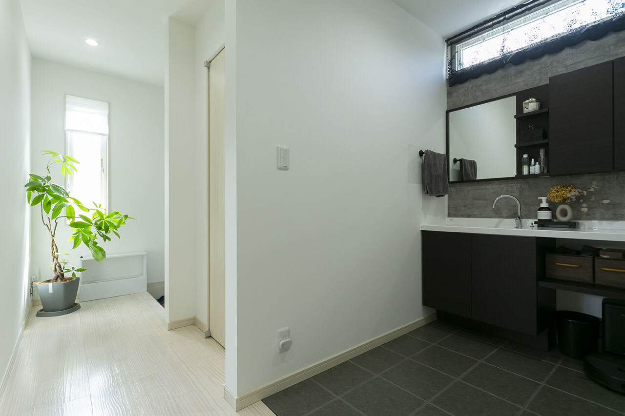 ユニバーサルホーム 【平屋／間取図】冬でも半袖・半ズボン。床下がなく水害時に強さを発揮。一年を通して快適・安心な住まいの建築実例画像8