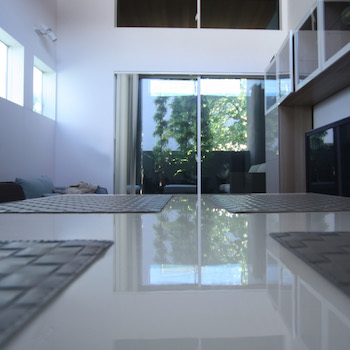 一級建築士事務所　ビー・ツー 【屋上/縁側/池】シンプル×ブラックのスクエアな外観。視線が気にならない庭の自然を楽しむ和モダンな家の建築実例画像8