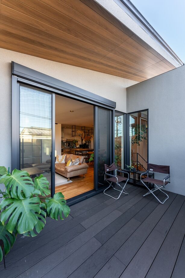 一級建築士事務所　ビー・ツー 【自然素材/2階リビング/バルコニー】年月が経つほどに味わいが増す、光と風が心地よい住まいの建築実例画像5