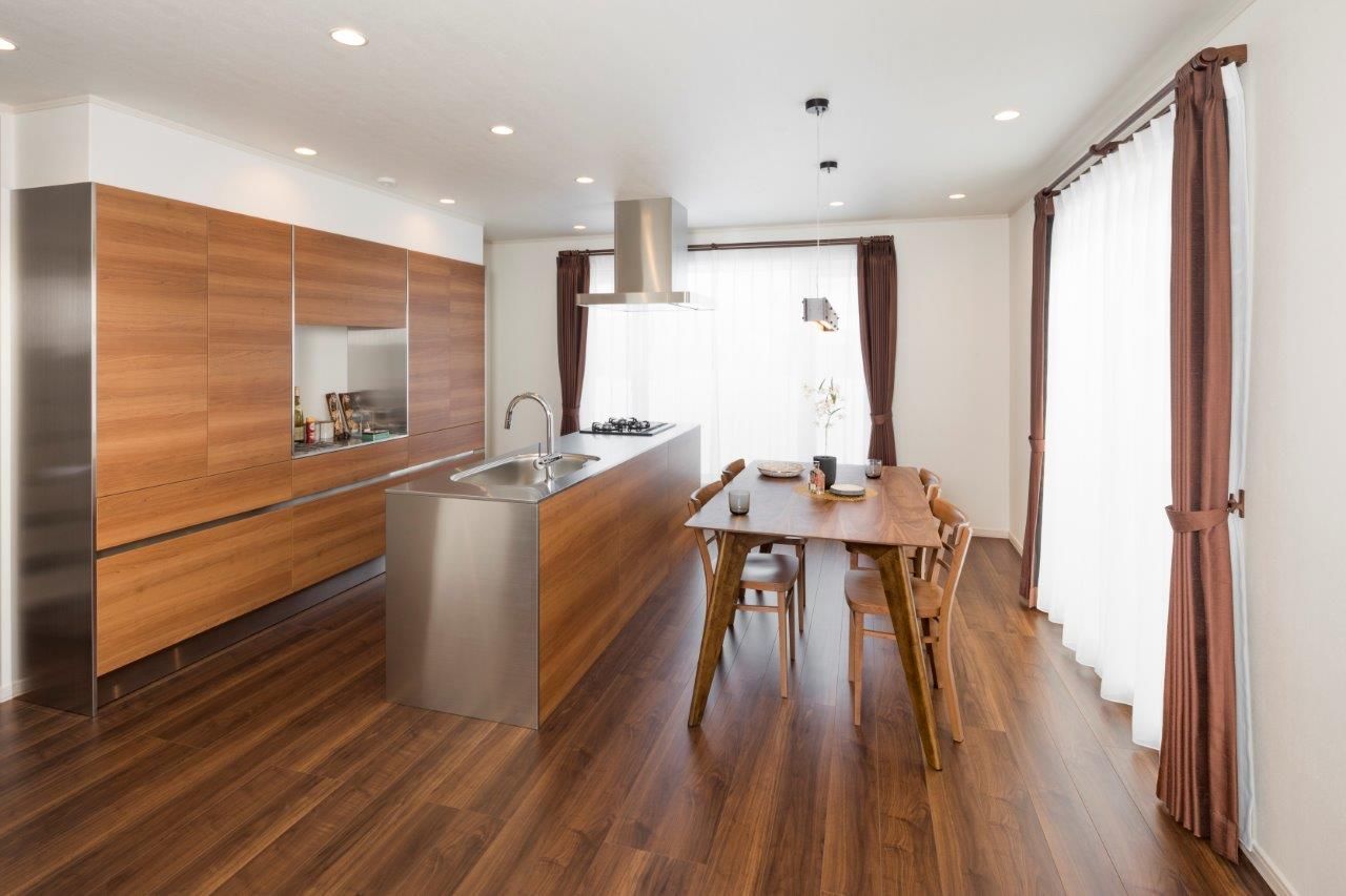 コスモ建設 【2400万円/札幌市/4LDK間取図あり】アイランドキッチンと書斎があるゆとりのある暮らしの建築実例画像4