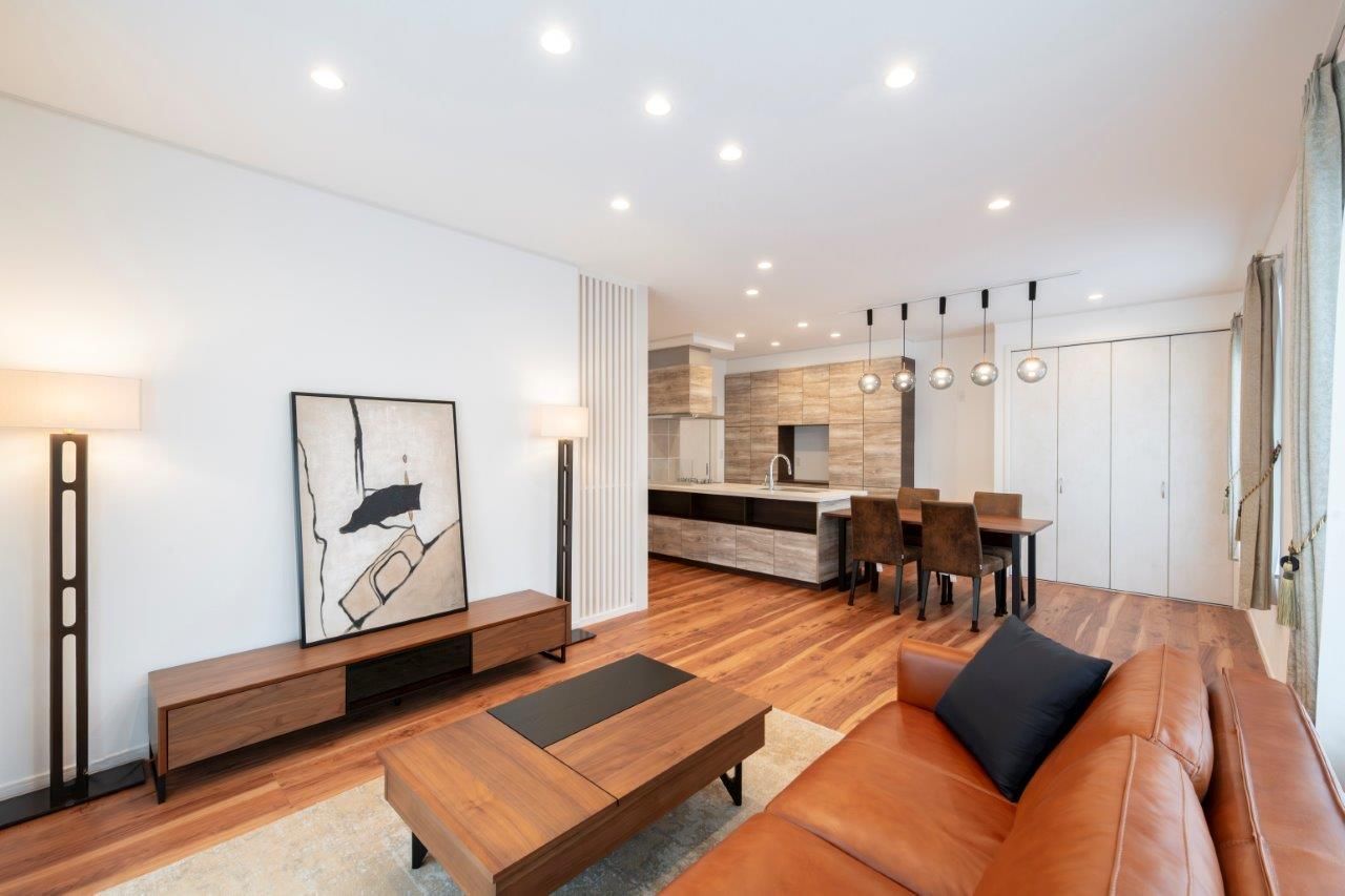 コスモ建設 吹抜け玄関とハイスタット仕様の家の建築実例画像1