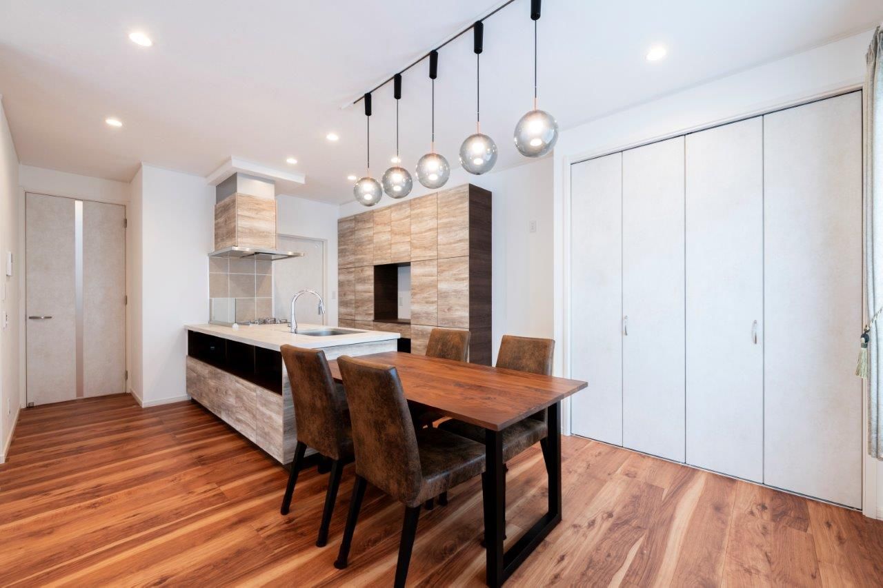 コスモ建設 吹抜け玄関とハイスタット仕様の家の建築実例画像2