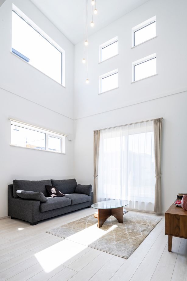 コスモ建設 中2階のある開放感あふれる家の建築実例画像1