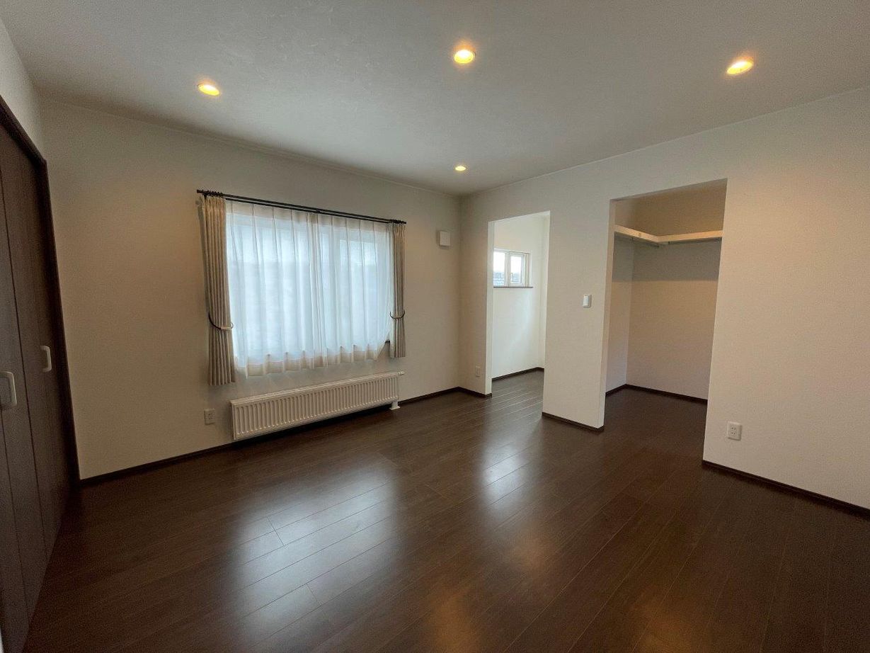 コスモ建設 窓から絶景が広がるリビングの家の建築実例画像4