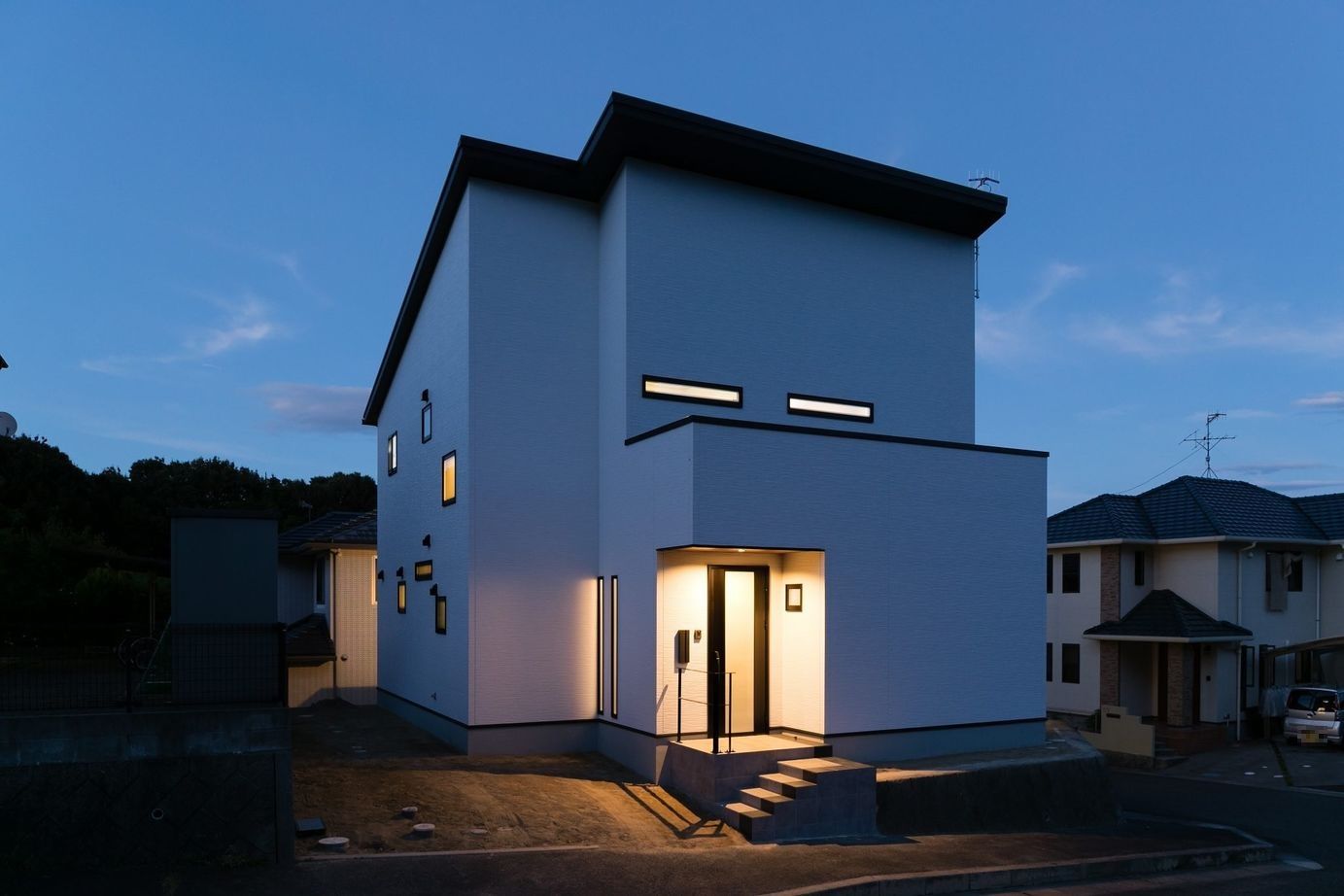 さんわの家 【広島県尾道市/2000万円台/シンプル】家事動線とデザイン性にこだわったスタイリッシュで無駄のない暮らしの建築実例画像2