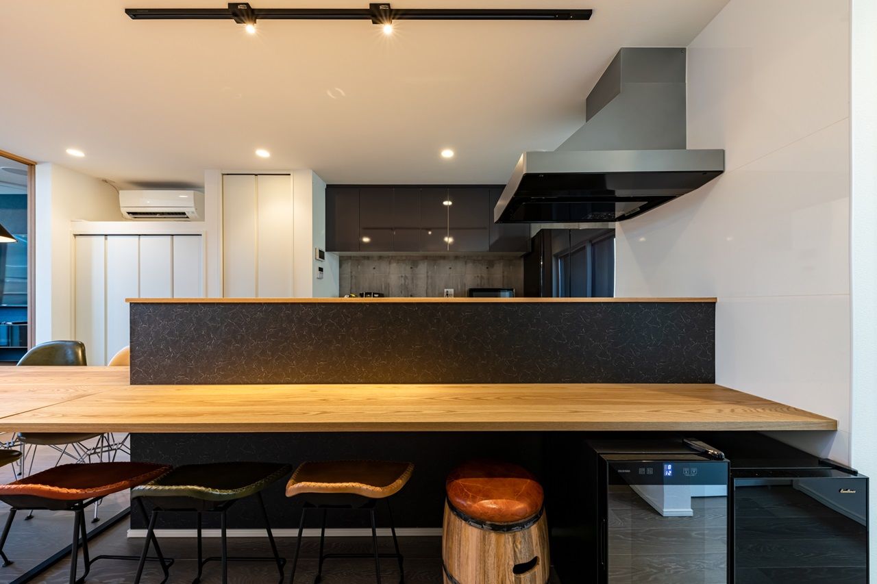 KAZA DESIGN（三晃不動産） 【名古屋市/太陽光発電】リビングがまるで映画館！本格的なホームシアターがある和室リビングの家の建築実例画像6