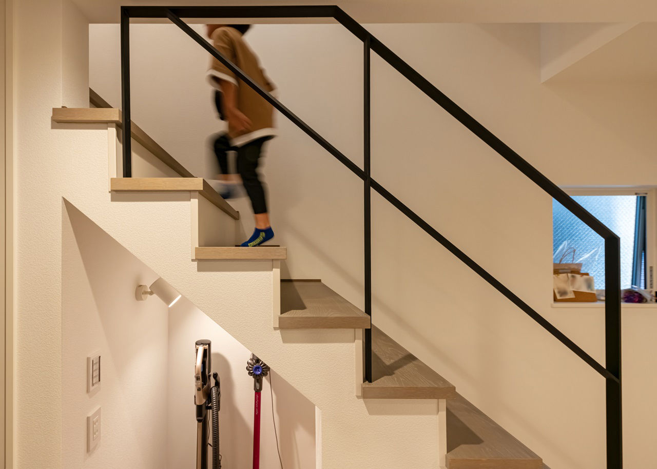 KAZA DESIGN（三晃不動産） 【名古屋市/太陽光発電】リビングがまるで映画館！本格的なホームシアターがある和室リビングの家の建築実例画像9