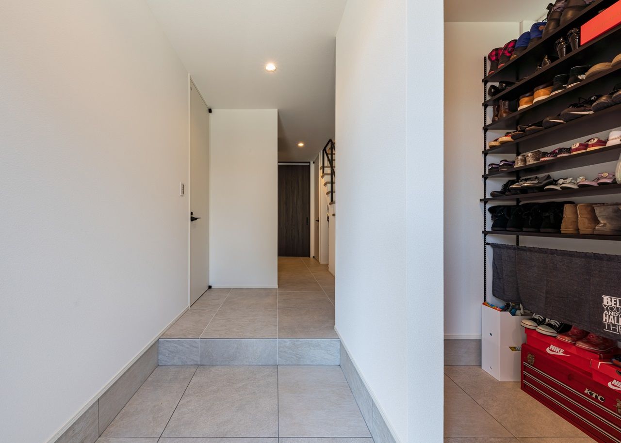 KAZA DESIGN（三晃不動産） 【名古屋市/太陽光発電】リビングがまるで映画館！本格的なホームシアターがある和室リビングの家の建築実例画像10