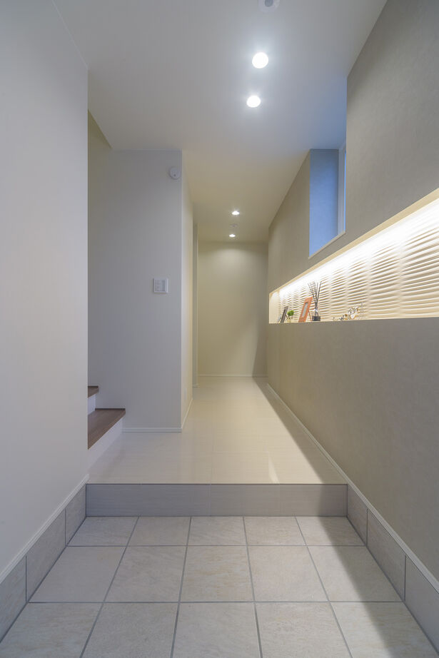 KAZA DESIGN（三晃不動産） 【名古屋市/2階リビング/3階建て】上品で上質な空間づくりが叶った3階建の家の建築実例画像2