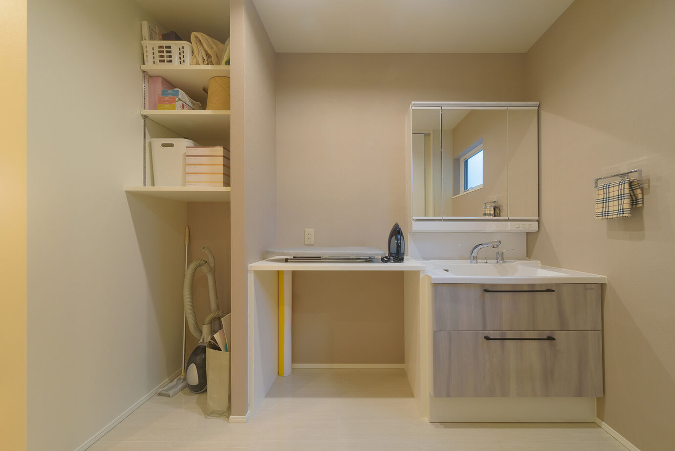 KAZA DESIGN（三晃不動産） 【名古屋市/2階リビング/3階建て】上品で上質な空間づくりが叶った3階建の家の建築実例画像6