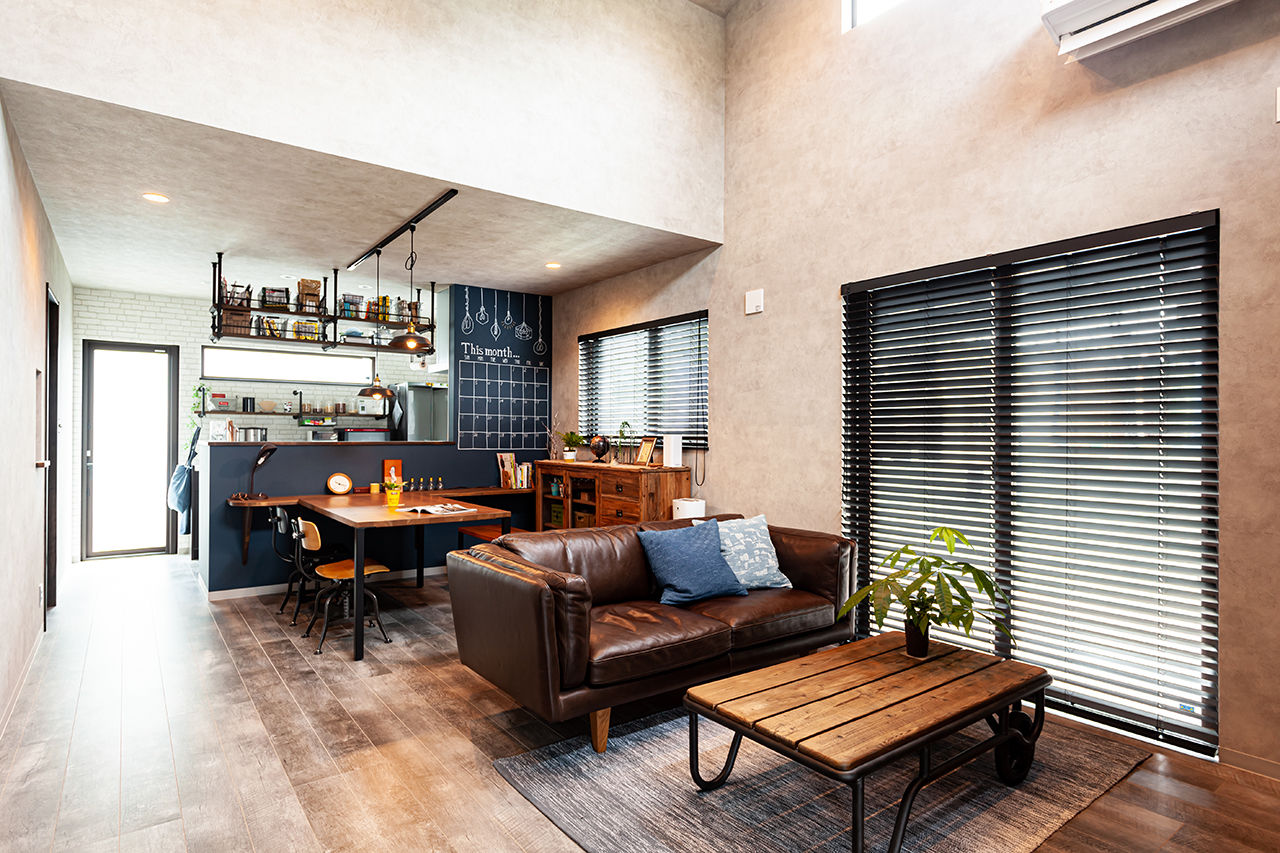 オクトハウジング 【1600万円/2LDK/間取り図あり】真っ黒なサイディング×造作モルタルの岩盤で、男前スタイルの平屋の建築実例画像2