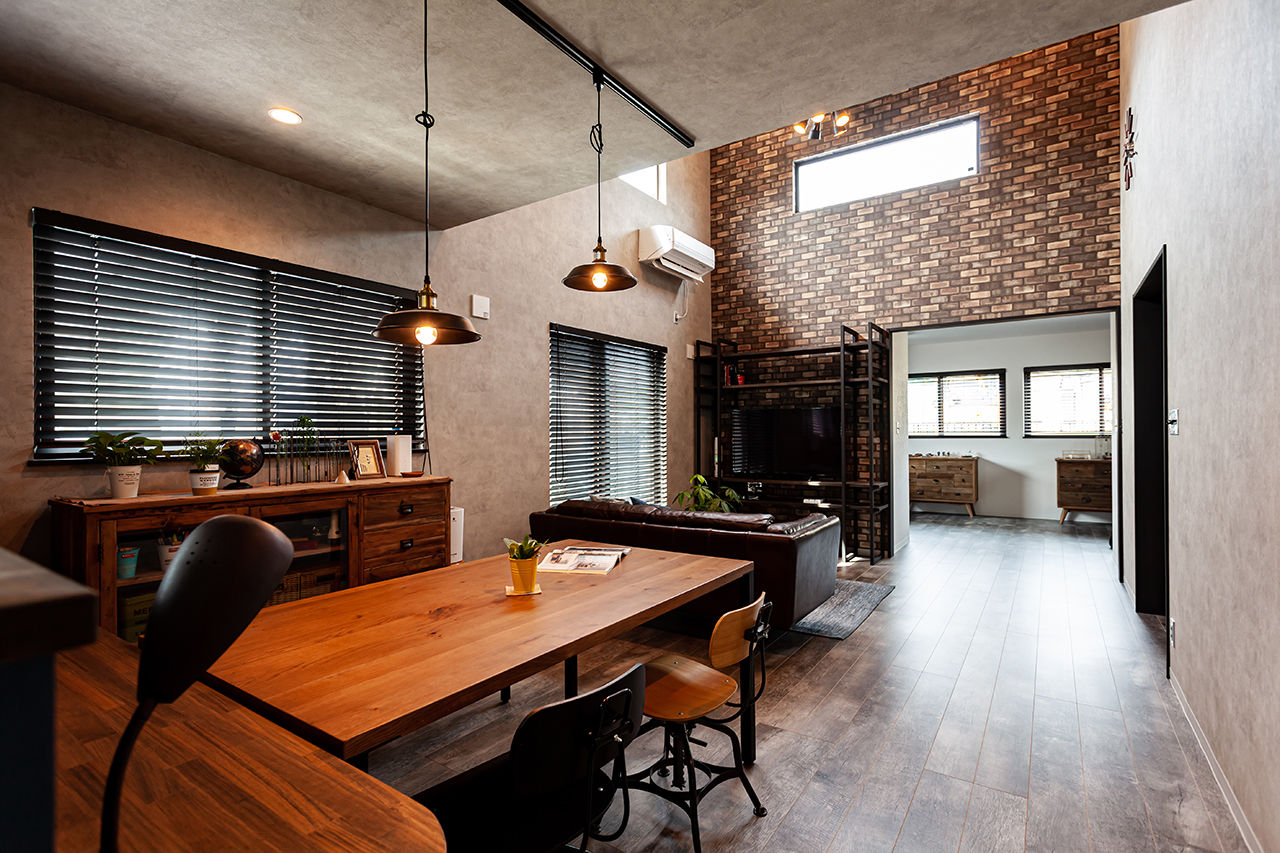 オクトハウジング 【1600万円/2LDK/間取り図あり】真っ黒なサイディング×造作モルタルの岩盤で、男前スタイルの平屋の建築実例画像4