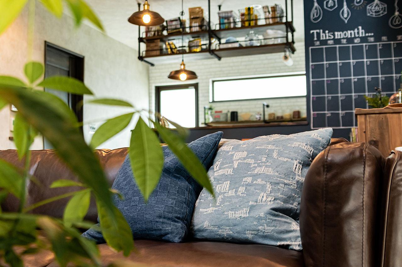 オクトハウジング 【1600万円/2LDK/間取り図あり】真っ黒なサイディング×造作モルタルの岩盤で、男前スタイルの平屋の建築実例画像10