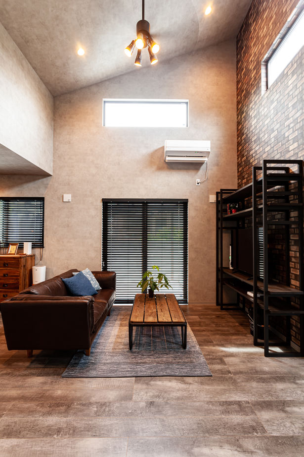 オクトハウジング 【1600万円/2LDK/間取り図あり】真っ黒なサイディング×造作モルタルの岩盤で、男前スタイルの平屋の建築実例画像17