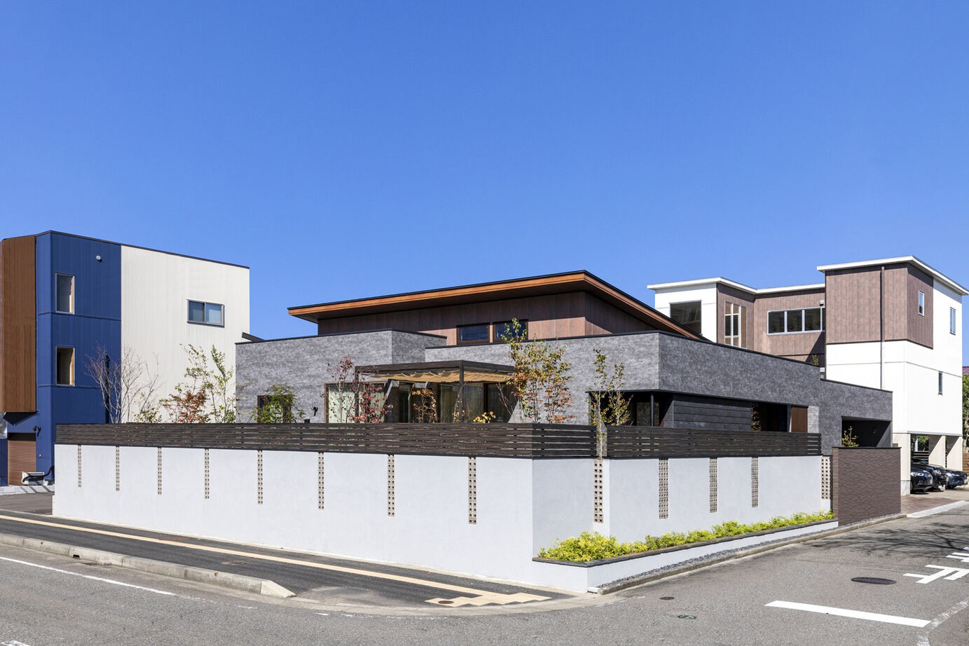 永和住宅 【平屋×テラス】4か所の庭から光を取り込んだ、明るく機能的な平屋の住まいの建築実例画像15