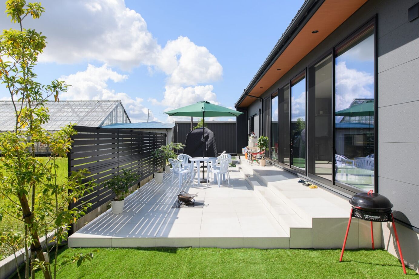 永和住宅 【3000万円台×テラス】連続した大開口窓から田園風景を取り込む、温泉旅館のような住まいの建築実例画像4