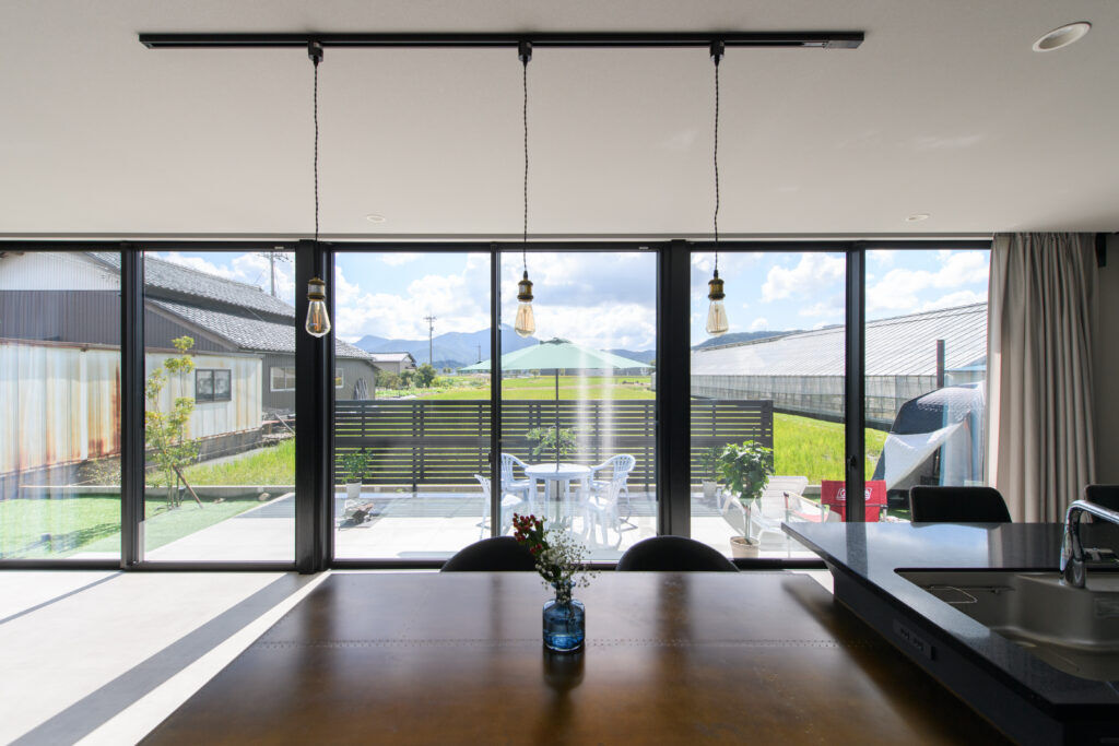 永和住宅 【3000万円台×テラス】連続した大開口窓から田園風景を取り込む、温泉旅館のような住まいの建築実例画像7