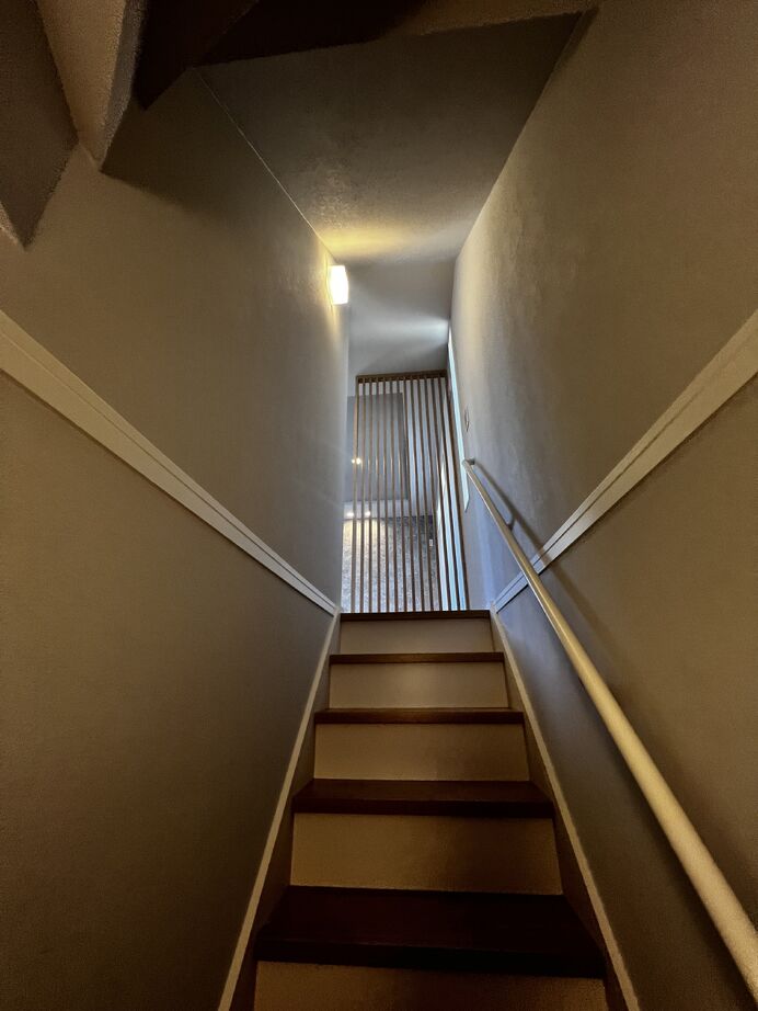 AZ-Ishihara 【1000万円台／狭小+ビルトインガレージ／間取り図有】2面採光のバルコニー付き、3LDKの狭小住宅の建築実例画像7