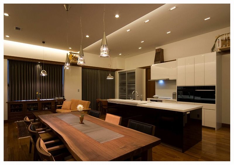 兼六土地建物 【練馬区/リゾート風/ガレージ付】珪藻土や漆喰など、自然素材で仕上げた和モダンで味わい深い平屋の住まいの建築実例画像2