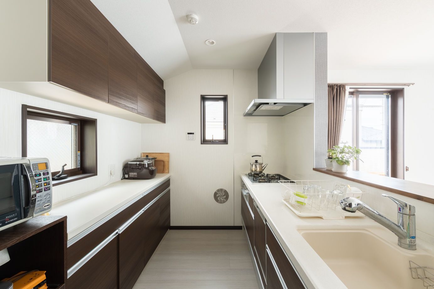 兼六土地建物 【完全分離二世帯住宅/2000万円台/30坪台/間取り図】芝が気持ち良いバルコニーが自慢　幸せな子育てハウスの建築実例画像5