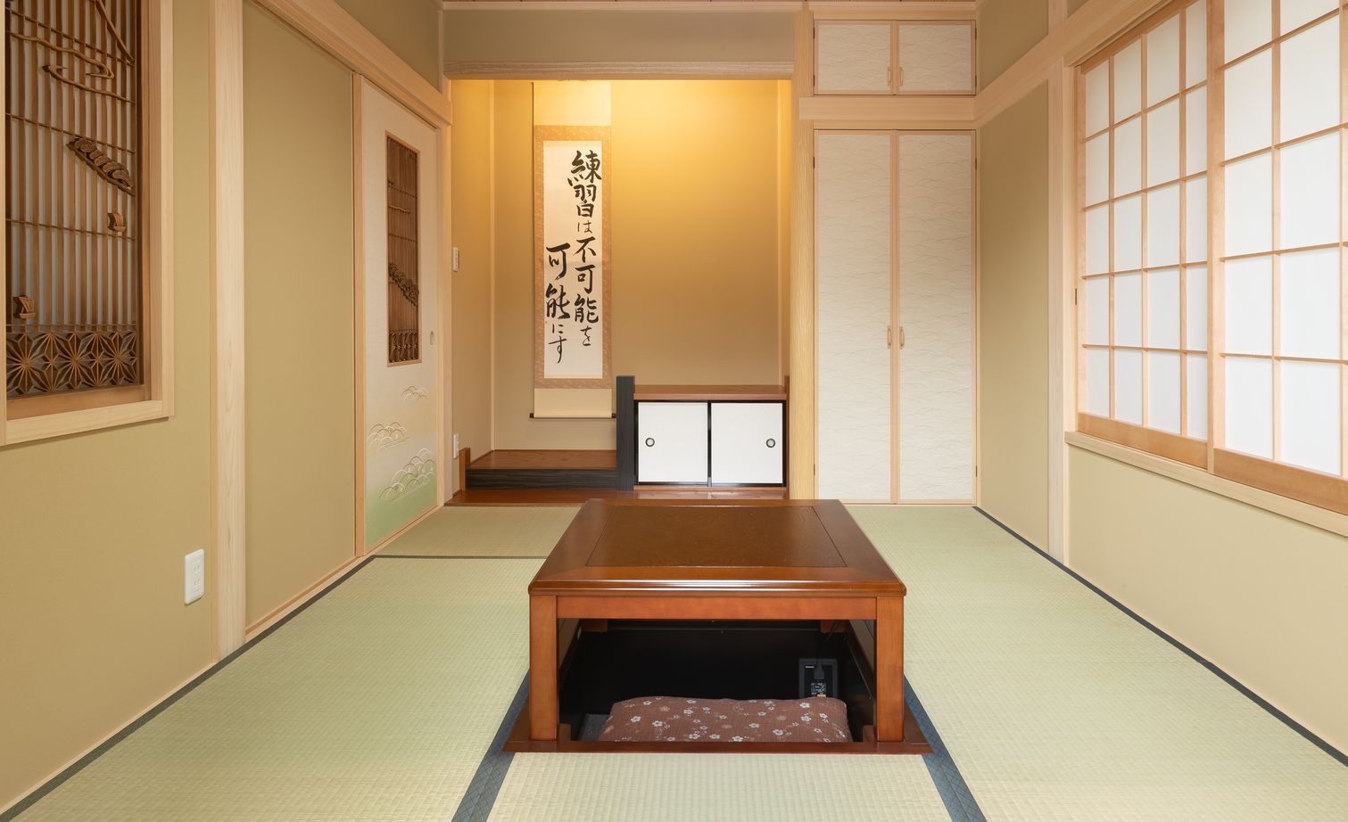 兼六土地建物 【2階建て/バルコニー/間取り図】掘りごたつのある本格和室。懐かしい家の面影を残した木の住まいの建築実例画像2