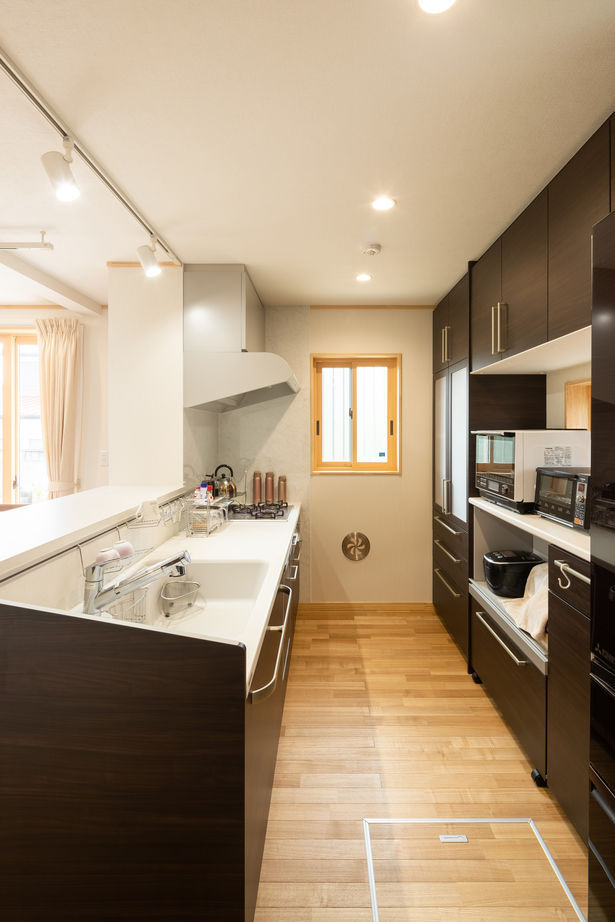 兼六土地建物 【2階建て/バルコニー/間取り図】掘りごたつのある本格和室。懐かしい家の面影を残した木の住まいの建築実例画像6