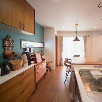 ワンダーホーム 「収まりきらなかったアンティーク雑貨や家具を、オシャレにディスプレイ」見せる収納がかわいい住まいの建築実例画像5