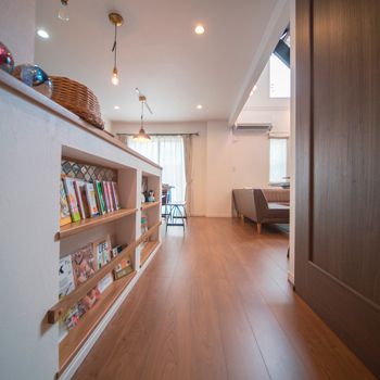 ワンダーホーム 「収まりきらなかったアンティーク雑貨や家具を、オシャレにディスプレイ」見せる収納がかわいい住まいの建築実例画像6