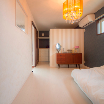 ワンダーホーム 「収まりきらなかったアンティーク雑貨や家具を、オシャレにディスプレイ」見せる収納がかわいい住まいの建築実例画像8