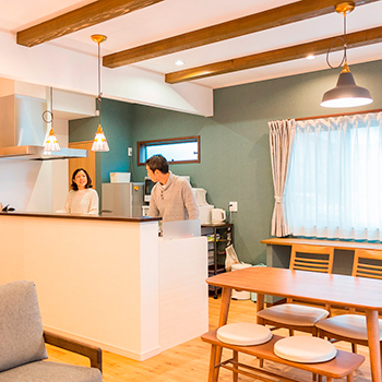 ワンダーホーム 【30坪｜間取り図】狭小＆変形地のマイナスを、アイデア間取りでメリットに！三角地に建つ自然素材の家の建築実例画像6