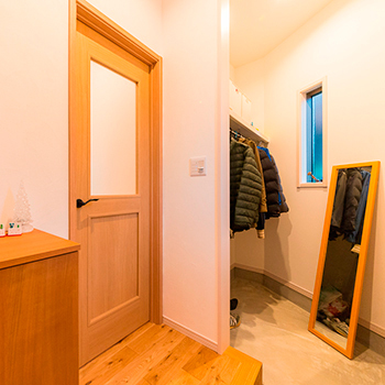 ワンダーホーム 【30坪｜間取り図】狭小＆変形地のマイナスを、アイデア間取りでメリットに！三角地に建つ自然素材の家の建築実例画像7