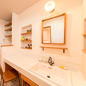 ワンダーホーム 「家事をしながら子どもとコミュニケーションがとれる」キッチンと勉強スペースが向き合うカフェ風の住まいの建築実例画像9