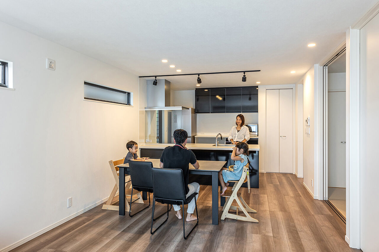 ワンダーホーム 【30坪台／家事ラク／収納充実】モノトーン×ナチュラルで収納力抜群な家の建築実例画像4