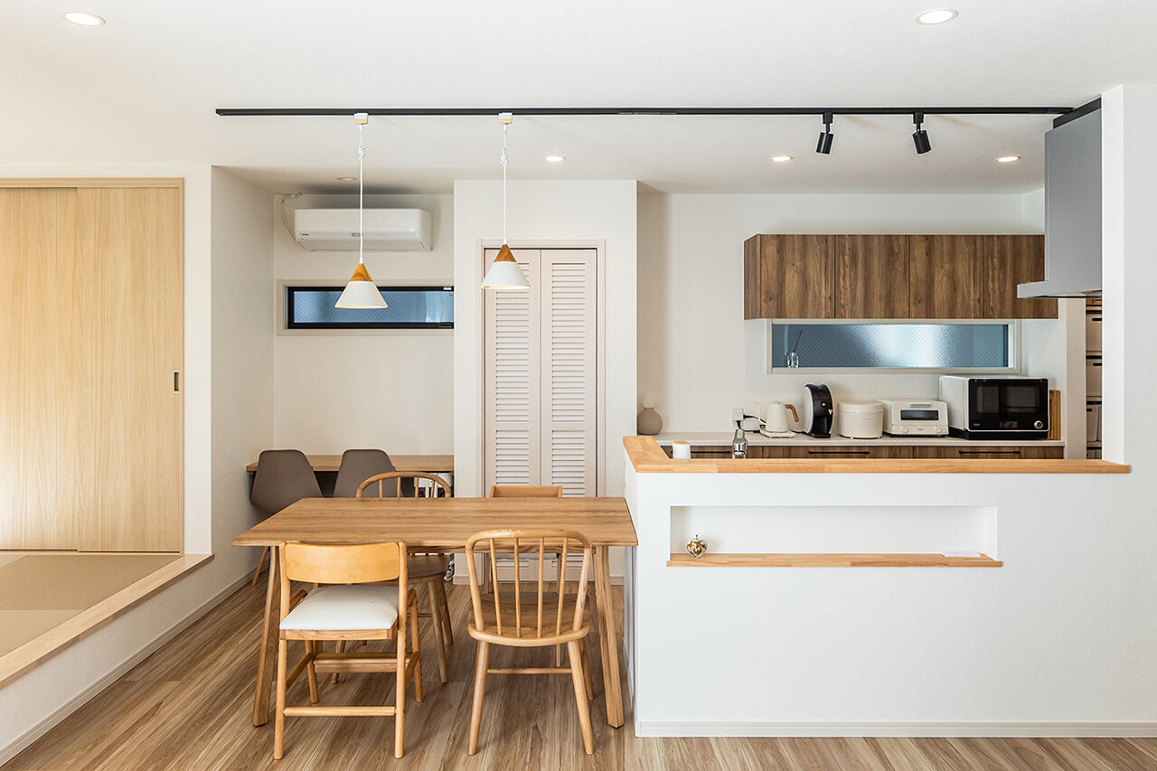 ワンダーホーム 【30坪台／家事動線／収納充実】ウォークスルーファミリークロークや土間収納のあるナチュラルテイストな家の建築実例画像4