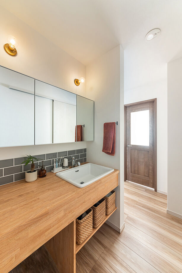 ワンダーホーム 【30坪台／家事動線／収納充実】ウォークスルーファミリークロークや土間収納のあるナチュラルテイストな家の建築実例画像6