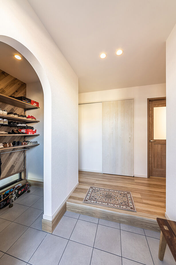 ワンダーホーム 【30坪台／家事動線／収納充実】ウォークスルーファミリークロークや土間収納のあるナチュラルテイストな家の建築実例画像7