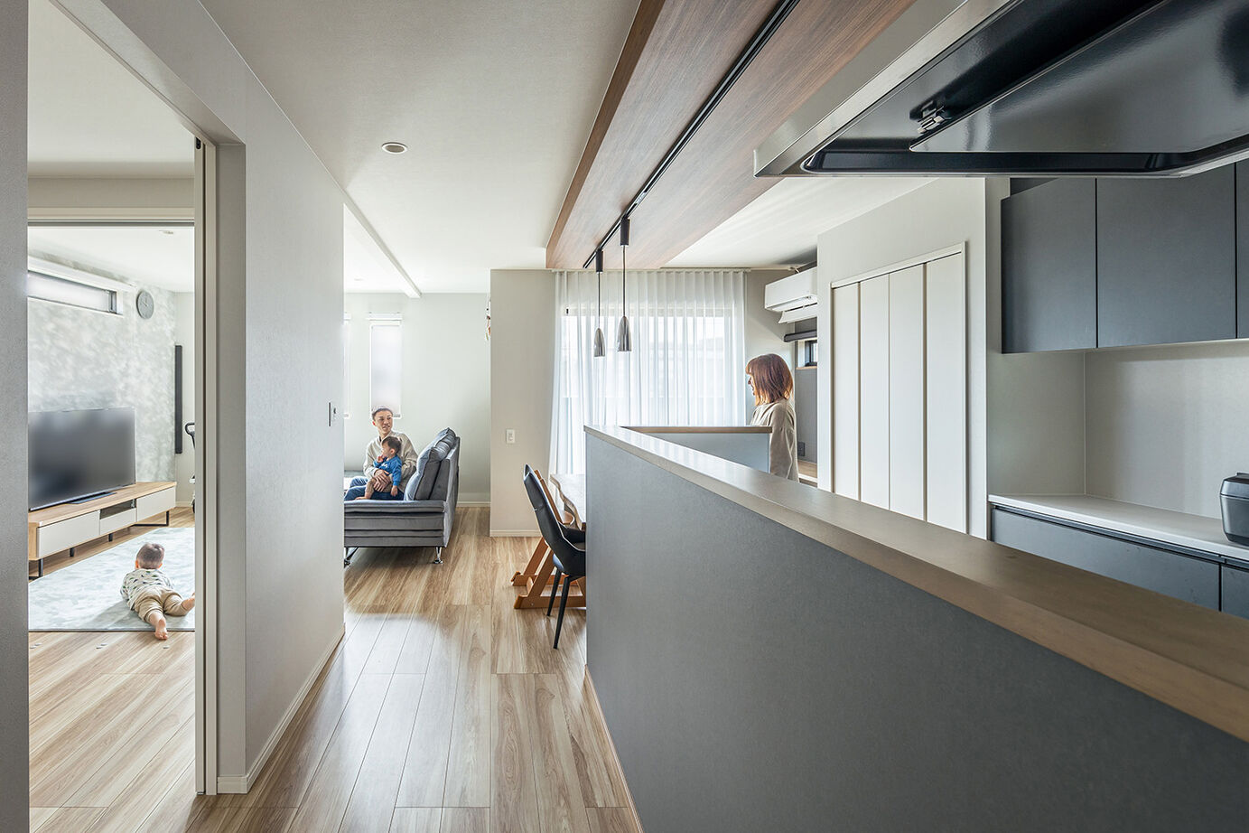 ワンダーホーム 家族みんなが快適に暮らせる、ナチュラルモダンなガレージハウスの建築実例画像5