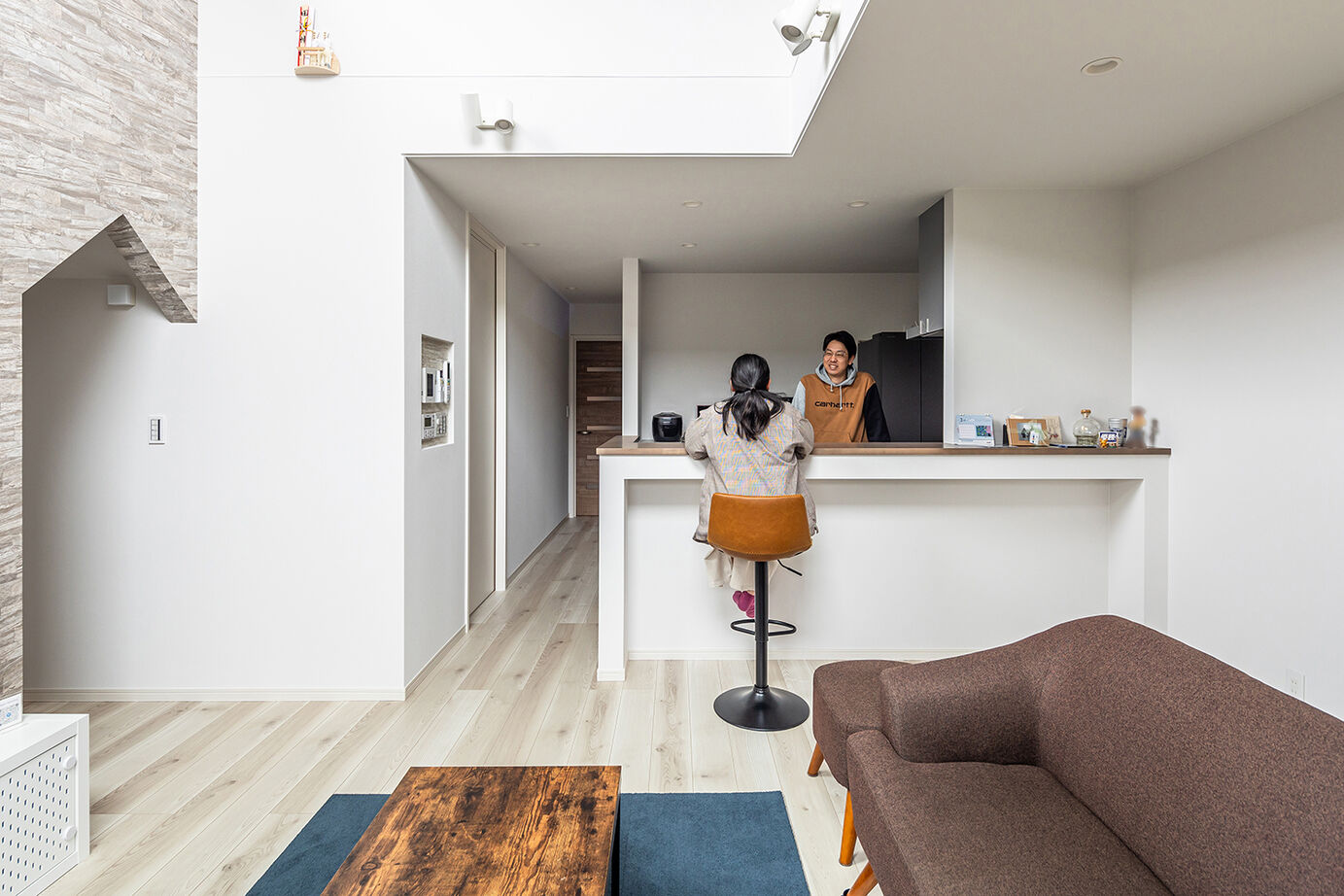 ワンダーホーム 遊び心満載！肉球型の窓が可愛いナチュラルモダンスタイルの家の建築実例画像2