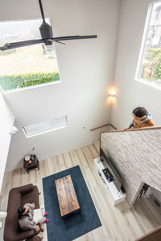 ワンダーホーム 遊び心満載！肉球型の窓が可愛いナチュラルモダンスタイルの家の建築実例画像3