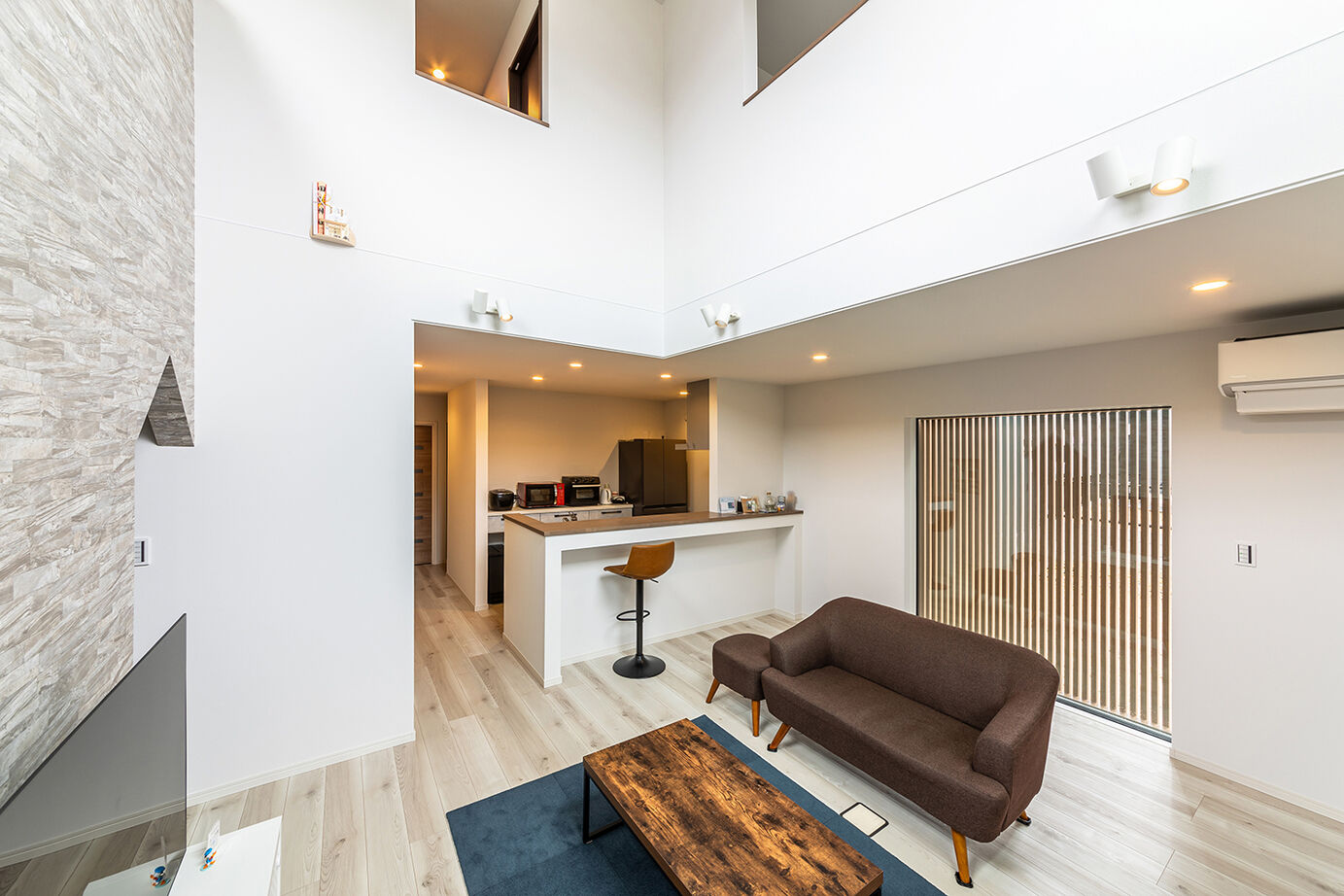 ワンダーホーム 遊び心満載！肉球型の窓が可愛いナチュラルモダンスタイルの家の建築実例画像4