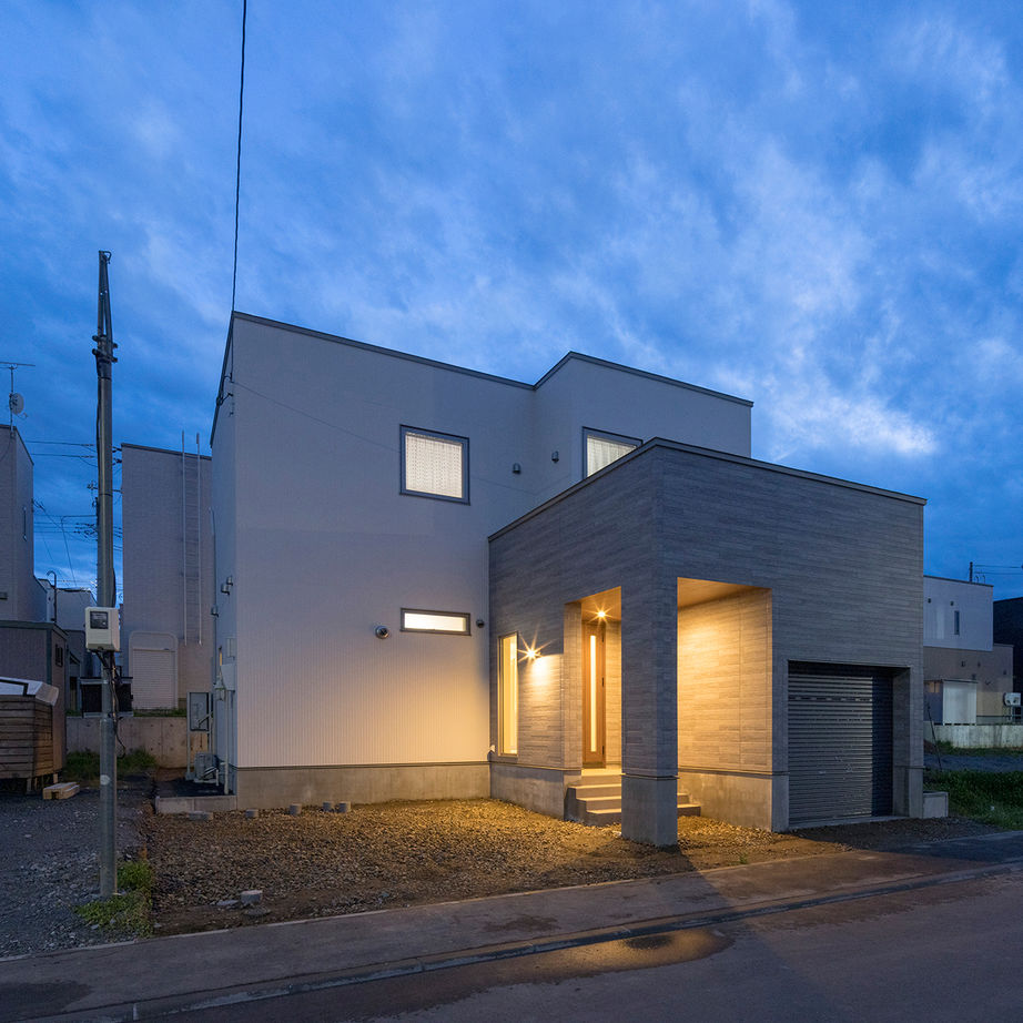 ハウジング光陽 【4000万円台】収納プランとデザインにこだわったインナーガレージのある住まいの建築実例画像