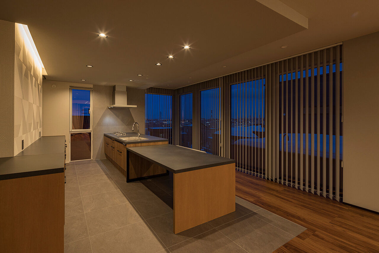 ハウジング光陽 【3000万円台前半／4LDK／2階リビング／間取図あり】東に眺望の良い特等席！スキーのチューニングルームもの建築実例画像3