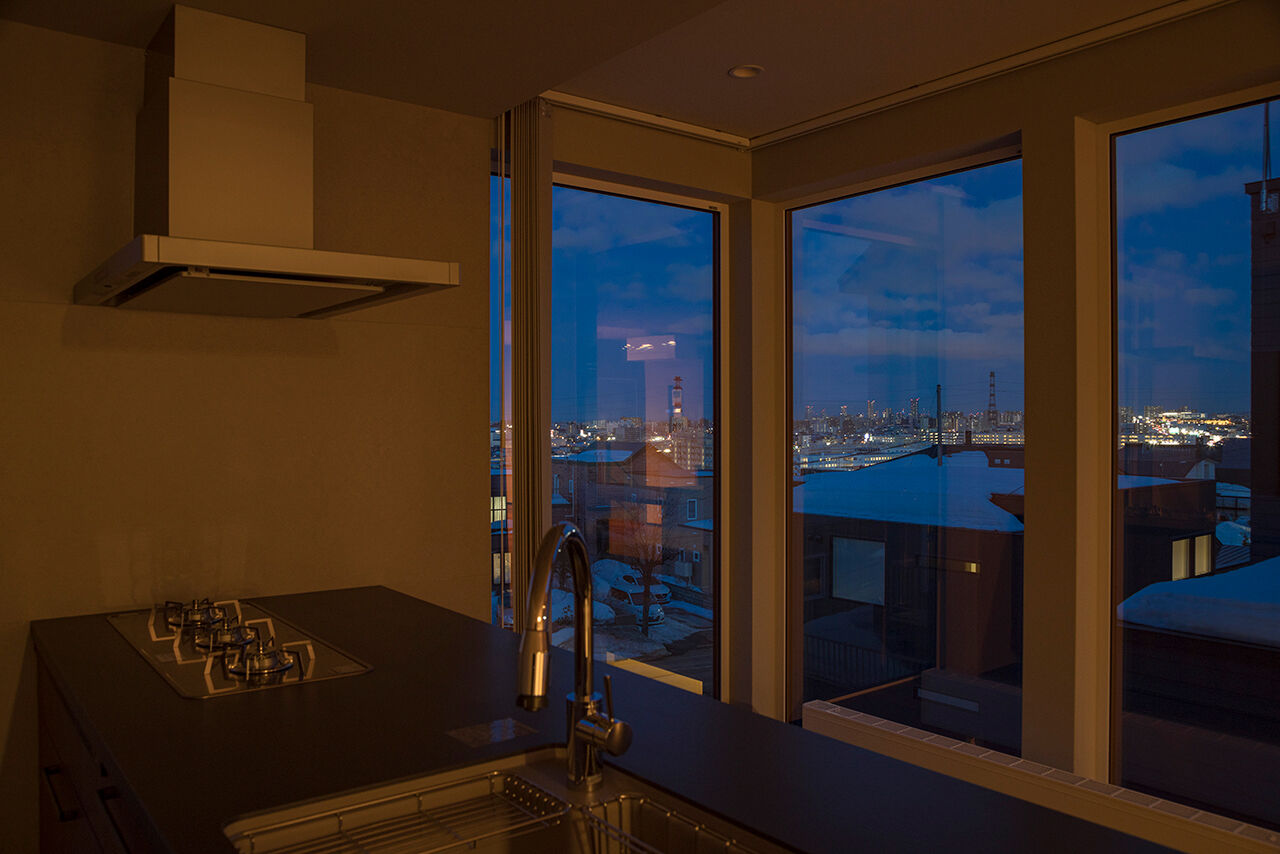 ハウジング光陽 【3000万円台前半／4LDK／2階リビング／間取図あり】東に眺望の良い特等席！スキーのチューニングルームもの建築実例画像4