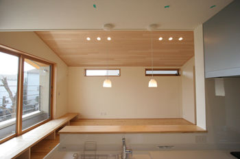 無垢スタイル建築設計 【2000万円台/20坪台】木の質感とシンプルモダンな和のテイストが広がる家の建築実例画像4