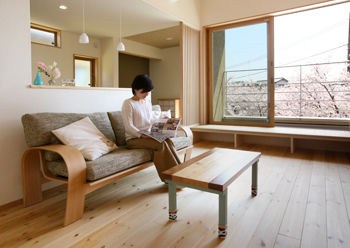 無垢スタイル建築設計 【2000万円台/20坪台】木の質感とシンプルモダンな和のテイストが広がる家の建築実例画像7