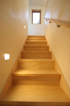 無垢スタイル建築設計 【2000万円台/20坪台】木の質感とシンプルモダンな和のテイストが広がる家の建築実例画像9