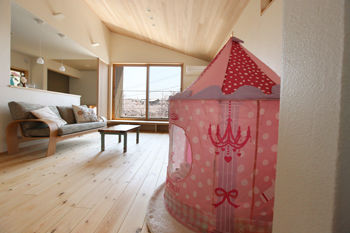 無垢スタイル建築設計 【2000万円台/20坪台】木の質感とシンプルモダンな和のテイストが広がる家の建築実例画像10