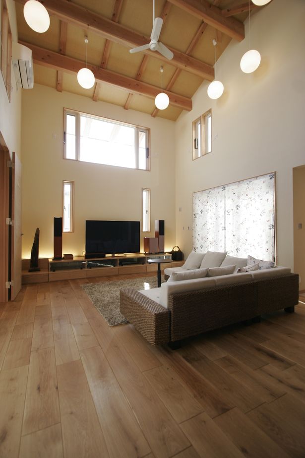 無垢スタイル建築設計 【4000万円/50坪台/ZEH/間取図有】アミューズな開放感と贅をちりばめた住まいで至福の時をの建築実例画像3