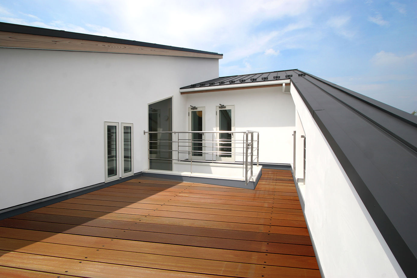 無垢スタイル建築設計 【4000万円/50坪台/ZEH/間取図有】アミューズな開放感と贅をちりばめた住まいで至福の時をの建築実例画像4