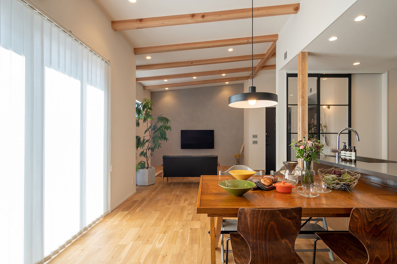 無垢スタイル建築設計 【2000万円台/20坪台/平屋】住宅地でも「コンパクトに豊かに暮らす」を叶えた平屋の住まいの建築実例画像3